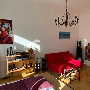  Apartment Schoenes Jugendstil In Bester Lage